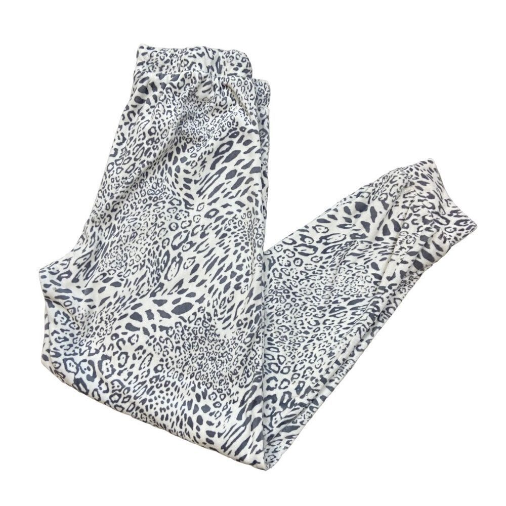Ladies Rae Dunn Grey and White Snow Leopard Print Velour Lounge Pants Small